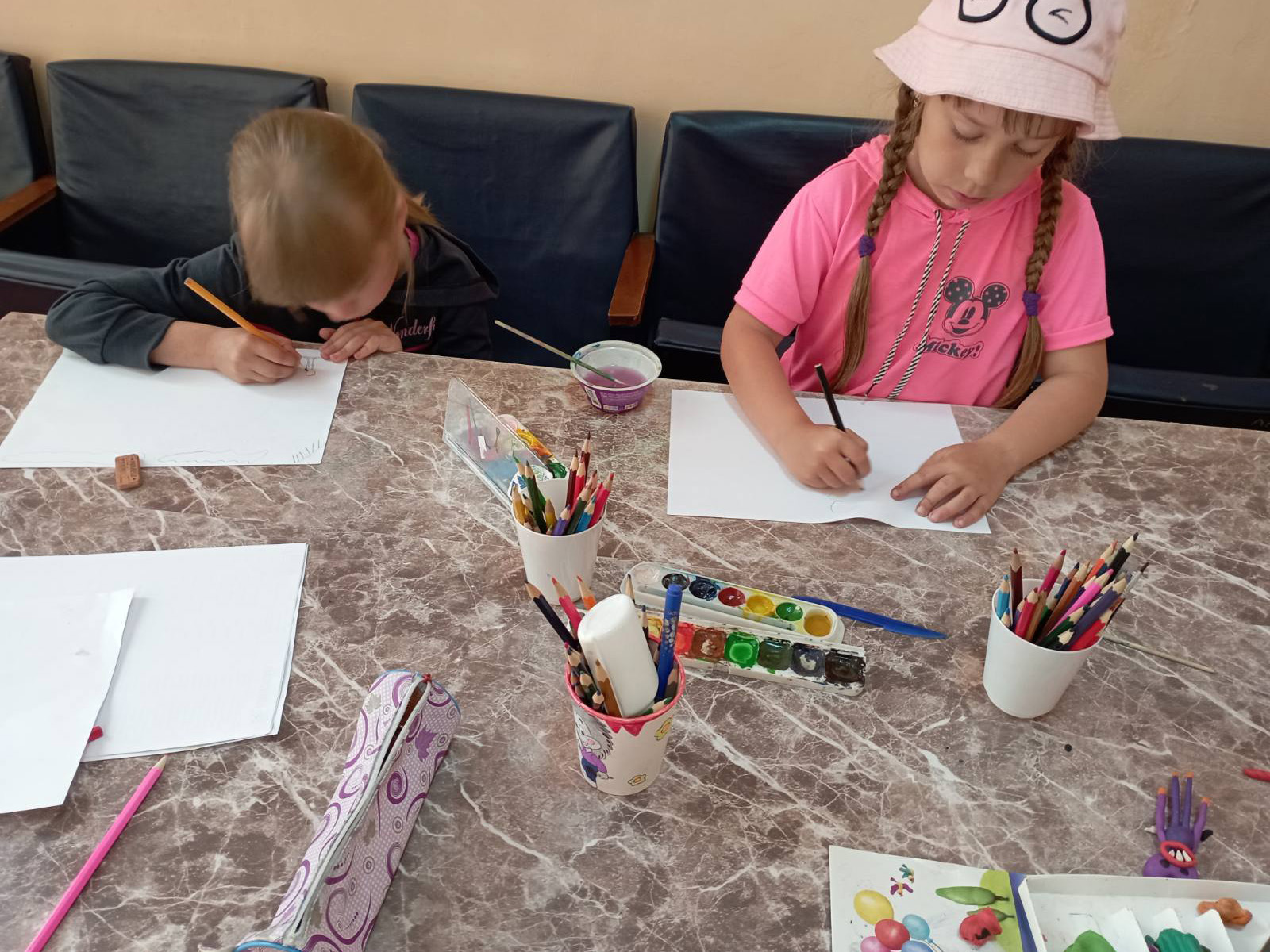 IMG-8fcbdcbf14973f961bf1ec4b02a900fe-V