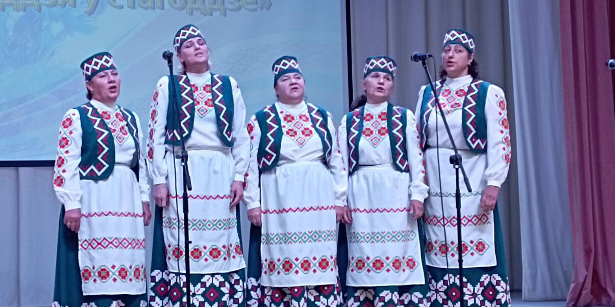 Конкурс фольклорной и народной песни «Из века в век»