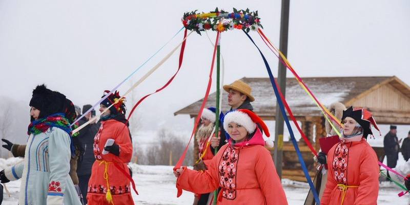 Масленица — старинный народный праздник. Отмечается на протяжении семи дней перед началом Великого поста, за семь недель до Пасхи
