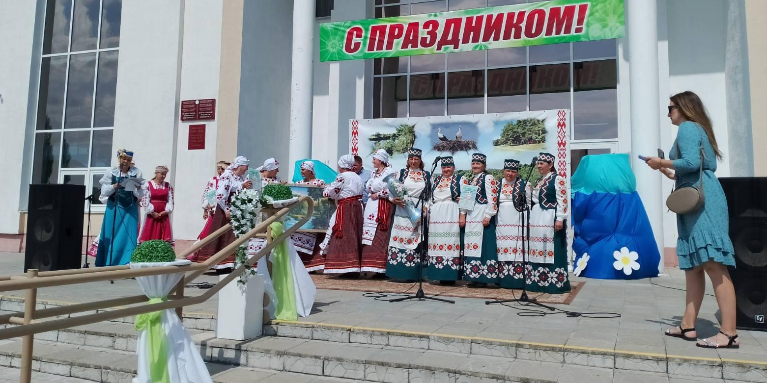 Региональный конкурс ансамблей фольклорной и народной песни «Из века в век»