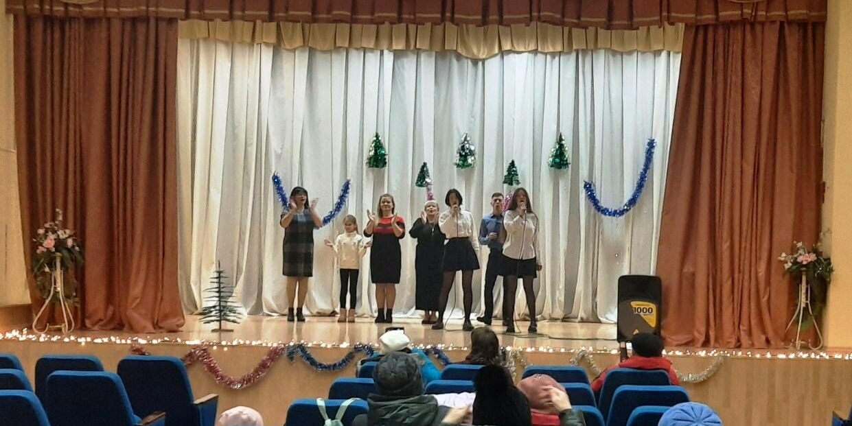 Новый год стучится в Дверь (г. Кричев)