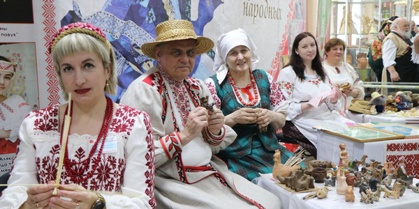 Руководитель детской образцовой студии декоративно-прикладного искусства «Свистулька» Яковенко Н.В., принял участие в VIII Международном форуме «Традиционная культура как стратегический ресурс устойчивого развития общества»